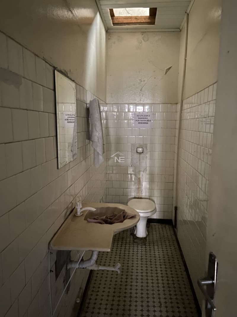 Foto 8 de 25: Comercial em leilão em Curitiba - PR — LOTE 004 Prédio com 2 Pavimentos