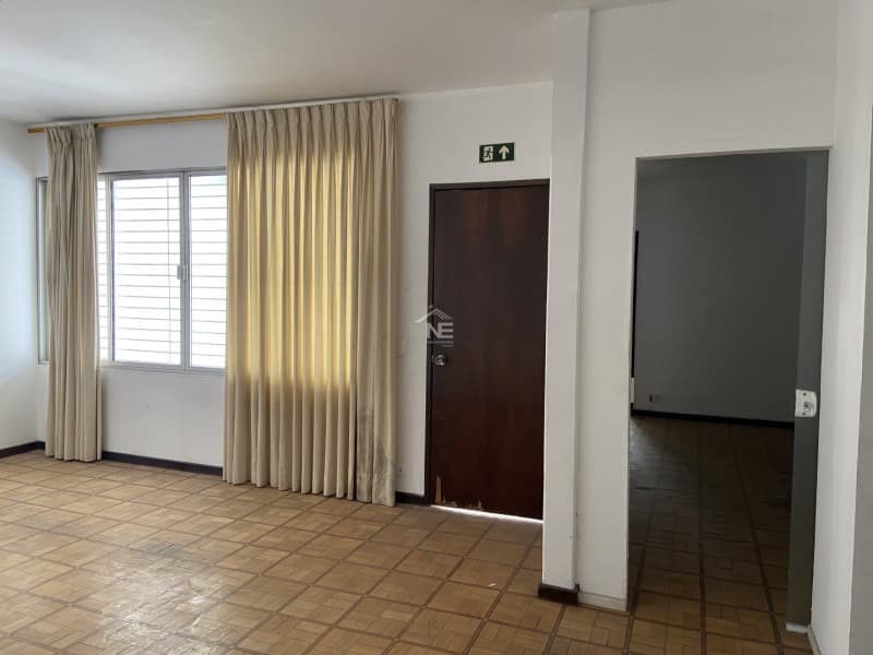 Foto 11 de 25: Comercial em leilão em Curitiba - PR — LOTE 004 Prédio com 2 Pavimentos