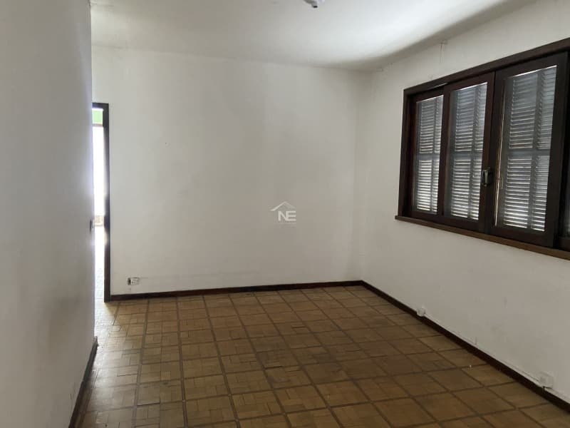 Foto 12 de 25: Comercial em leilão em Curitiba - PR — LOTE 004 Prédio com 2 Pavimentos