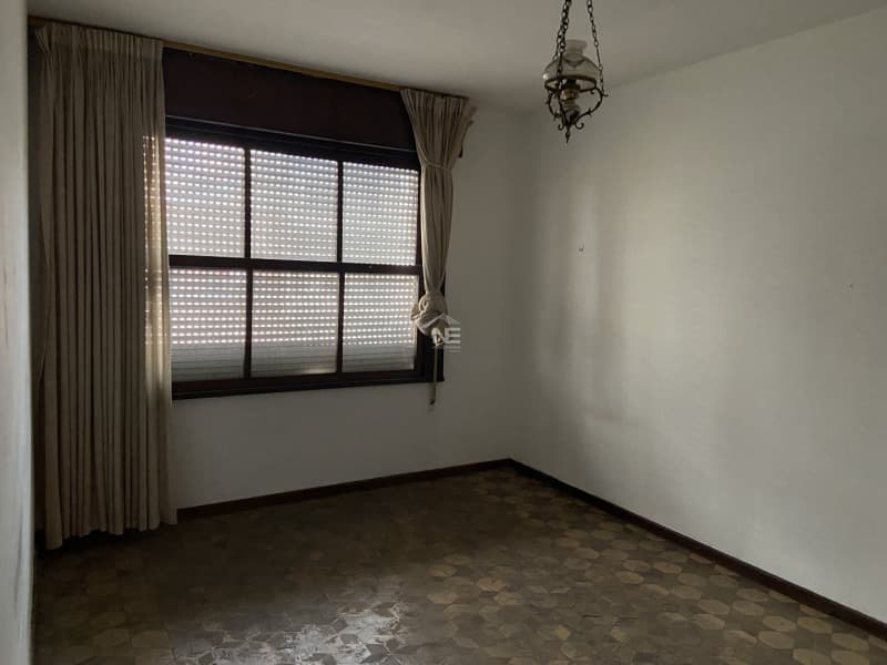 Foto 16 de 25: Comercial em leilão em Curitiba - PR — LOTE 004 Prédio com 2 Pavimentos
