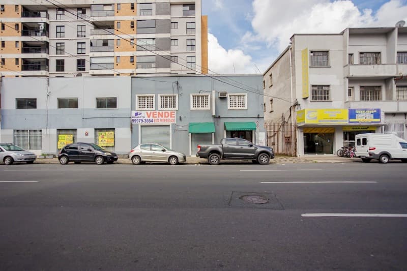 Foto 1 de 7: Comercial em leilão em Curitiba - PR — LOTE 010 Prédio Comercial no Rebouças