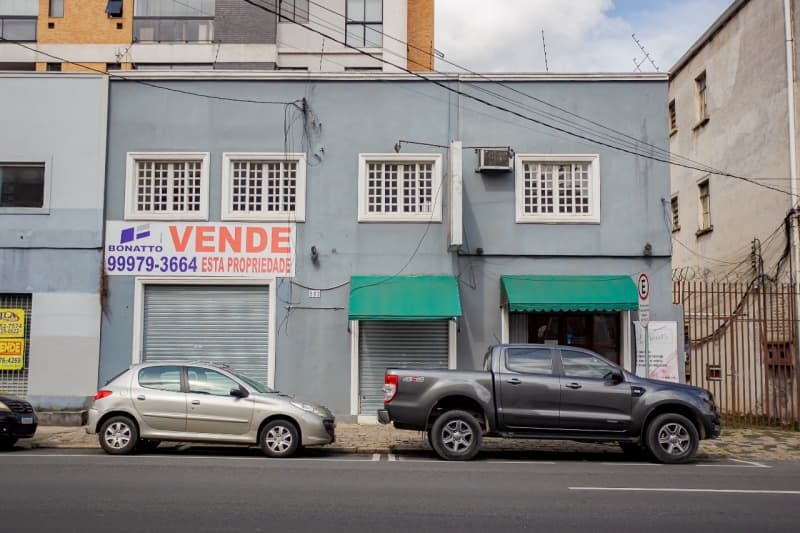 Foto 3 de 7: Comercial em leilão em Curitiba - PR — LOTE 010 Prédio Comercial no Rebouças