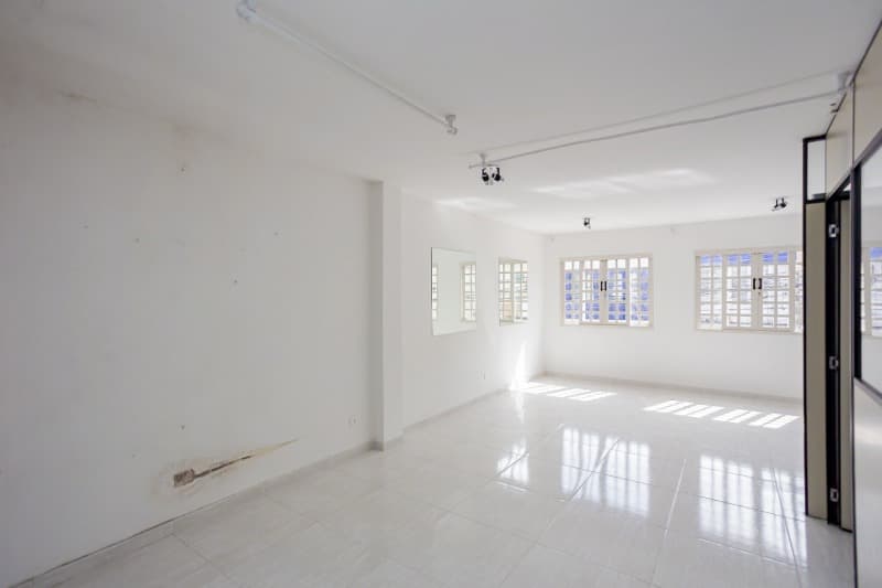 Foto 6 de 7: Comercial em leilão em Curitiba - PR — LOTE 010 Prédio Comercial no Rebouças
