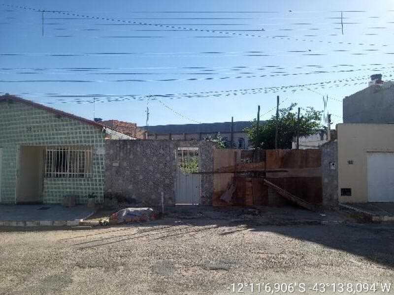 Casa em leilão em Ibotirama - BA — LOTE 042 CASA 1444415549755