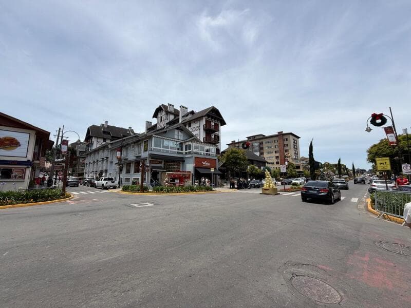 Foto 5 de 12: Comercial em leilão em Gramado - RS, bairro Centro — LOTE 001 HOTEL