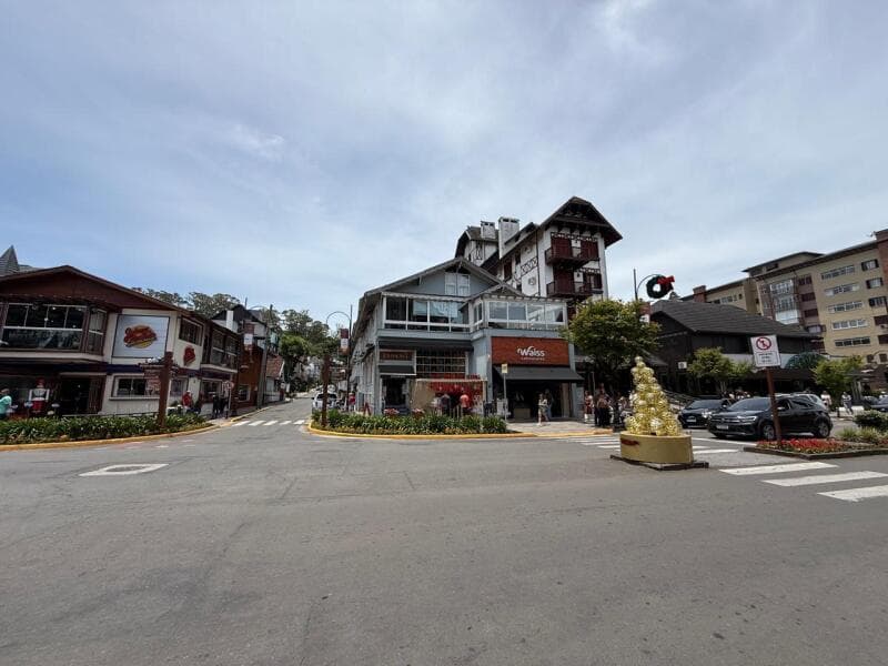 Foto 6 de 12: Comercial em leilão em Gramado - RS, bairro Centro — LOTE 001 HOTEL