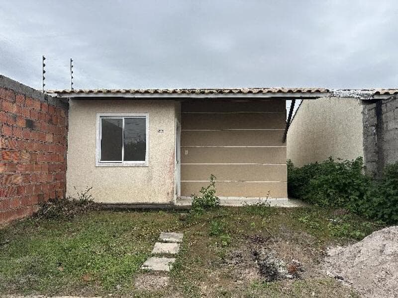 Casa em leilão em Feira De Santana - BA, bairro Papagáio — LOTE 026 CONJ HAB RES PARQUE VIVER PAPAGAIO-8555536842640