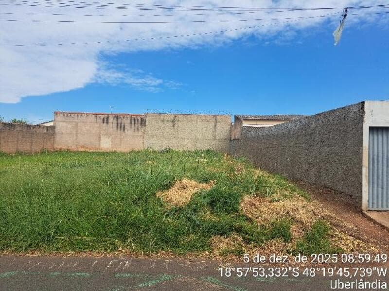 Terreno em leilão em Uberlândia - MG, bairro Jardim Canaa — LOTE 115 TERRENO-8444422605850