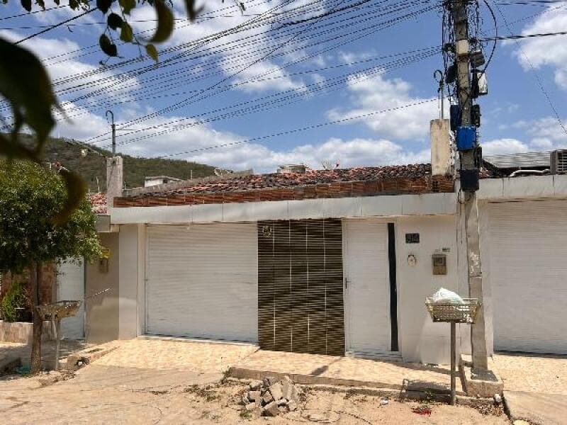 Casa em leilão em Santa Cruz Do Capibaribe - PE, bairro Malaquias Cardoso — LOTE 172 LOTEAMENTO GAVIAO I-8444412111803