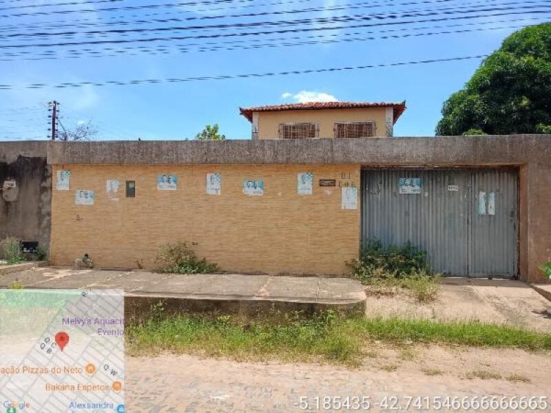 Casa em leilão em Teresina - PI, bairro Esplanada — LOTE 182 RES TORQUATO NETO III-8555521883043