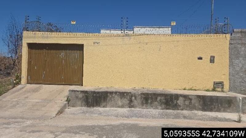 Casa em leilão em Teresina - PI, bairro Uruguai — LOTE 183 LOT ESPLANADA DO URUGUAI-8444425713467