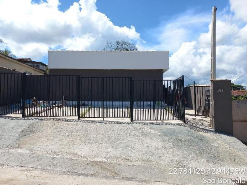 Casa em leilão em São Gonçalo - RJ — LOTE 371 APOLO III-8444429168080