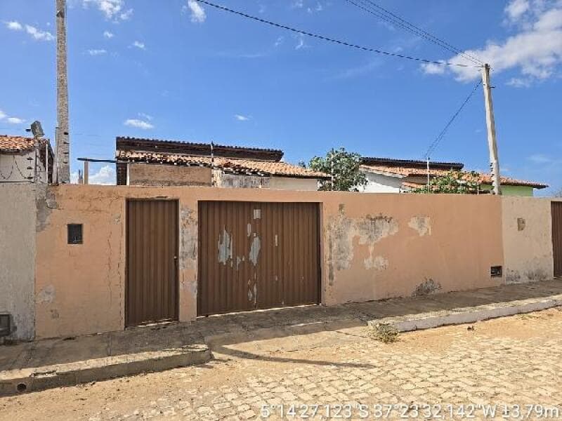 Casa em leilão em Mossoró - RN, bairro Itapetinga — LOTE 400 LOTEAMENTO CIDADE OESTE-8444403313466