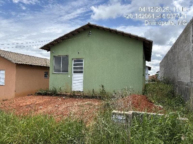 Casa em leilão em Divinópolis - MG — LOTE 075 CASA-8787715116197