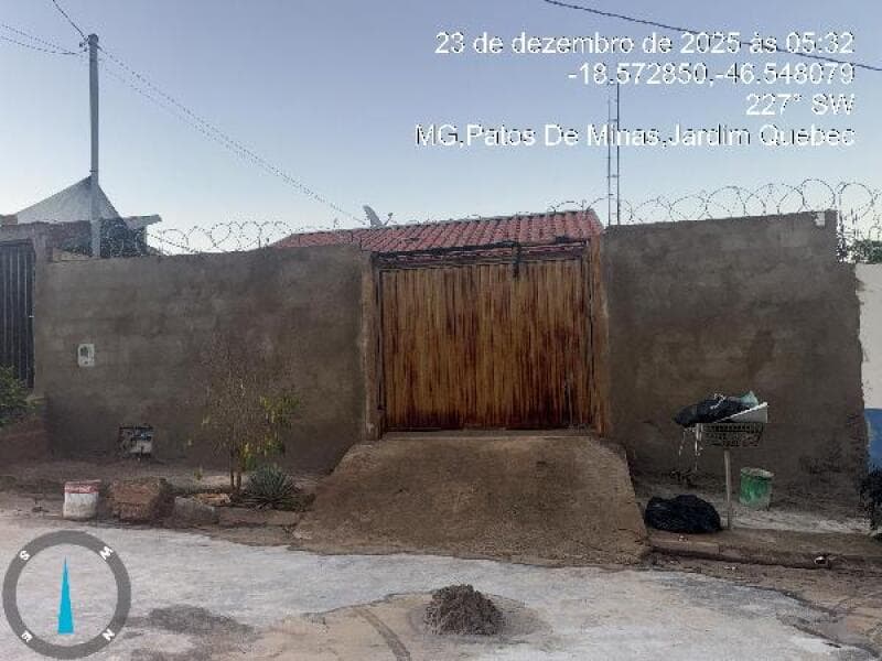 Casa em leilão em Patos De Minas - MG, bairro Jardim Quebec — LOTE 082 CASA-8787709597324