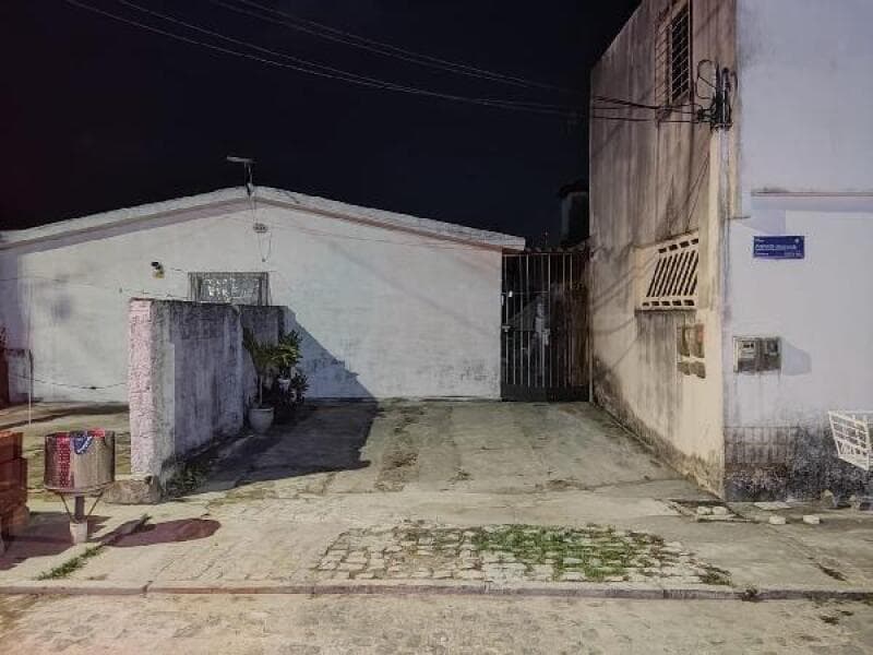 Casa em leilão em Abreu E Lima - PE, bairro Desterro — LOTE 117 CONJUNTO RESIDENCIAL DEUS CONOSCO-8444418535630