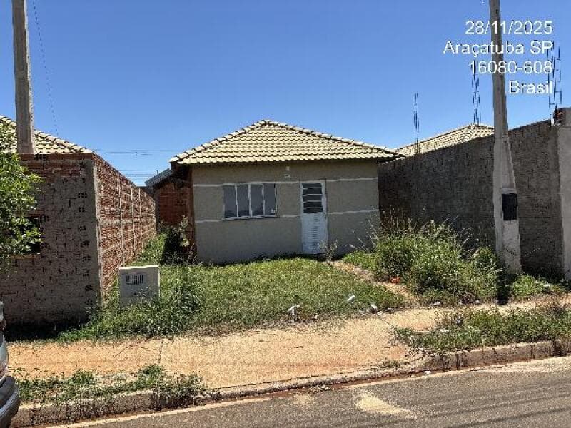 Casa em leilão em Araçatuba - SP — LOTE 398 RES SYLVIO JOSE VENTUROLLI-8787720939163
