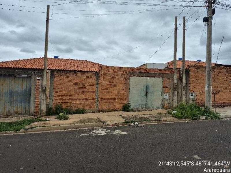 Casa em leilão em Araraquara - SP — LOTE 406 PQ RES JD DO VALLE-8444436028400