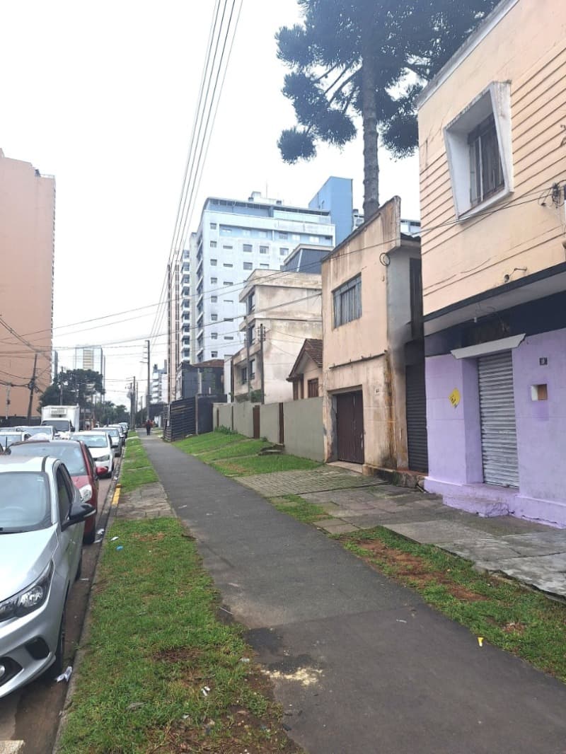 Foto 3 de 11: Comercial em leilão em Curitiba - PR, bairro Cristo Rei — LOTE 003 PRÉDIO NO BAIRRO CRISTO REI (CURITIBA)