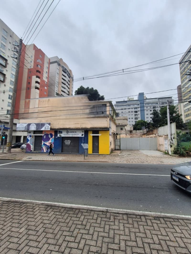 Foto 5 de 11: Comercial em leilão em Curitiba - PR, bairro Cristo Rei — LOTE 003 PRÉDIO NO BAIRRO CRISTO REI (CURITIBA)