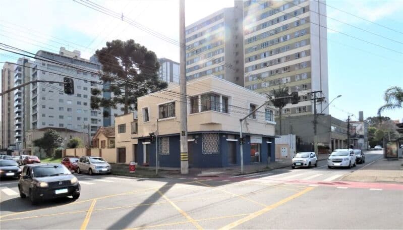 Foto 6 de 11: Comercial em leilão em Curitiba - PR, bairro Cristo Rei — LOTE 003 PRÉDIO NO BAIRRO CRISTO REI (CURITIBA)