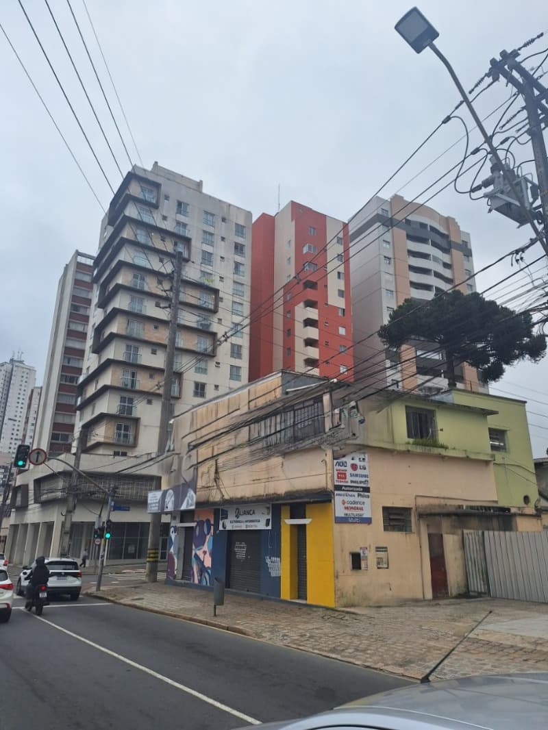 Foto 9 de 11: Comercial em leilão em Curitiba - PR, bairro Cristo Rei — LOTE 003 PRÉDIO NO BAIRRO CRISTO REI (CURITIBA)