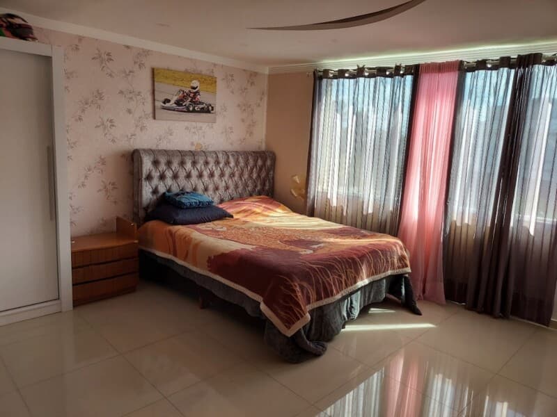 Foto 50 de 74: Casa em leilão em São José Dos Pinhais - PR, bairro Jardim Itália — LOTE 002 RESIDÊNCIA EM CONDOMÍNIO
