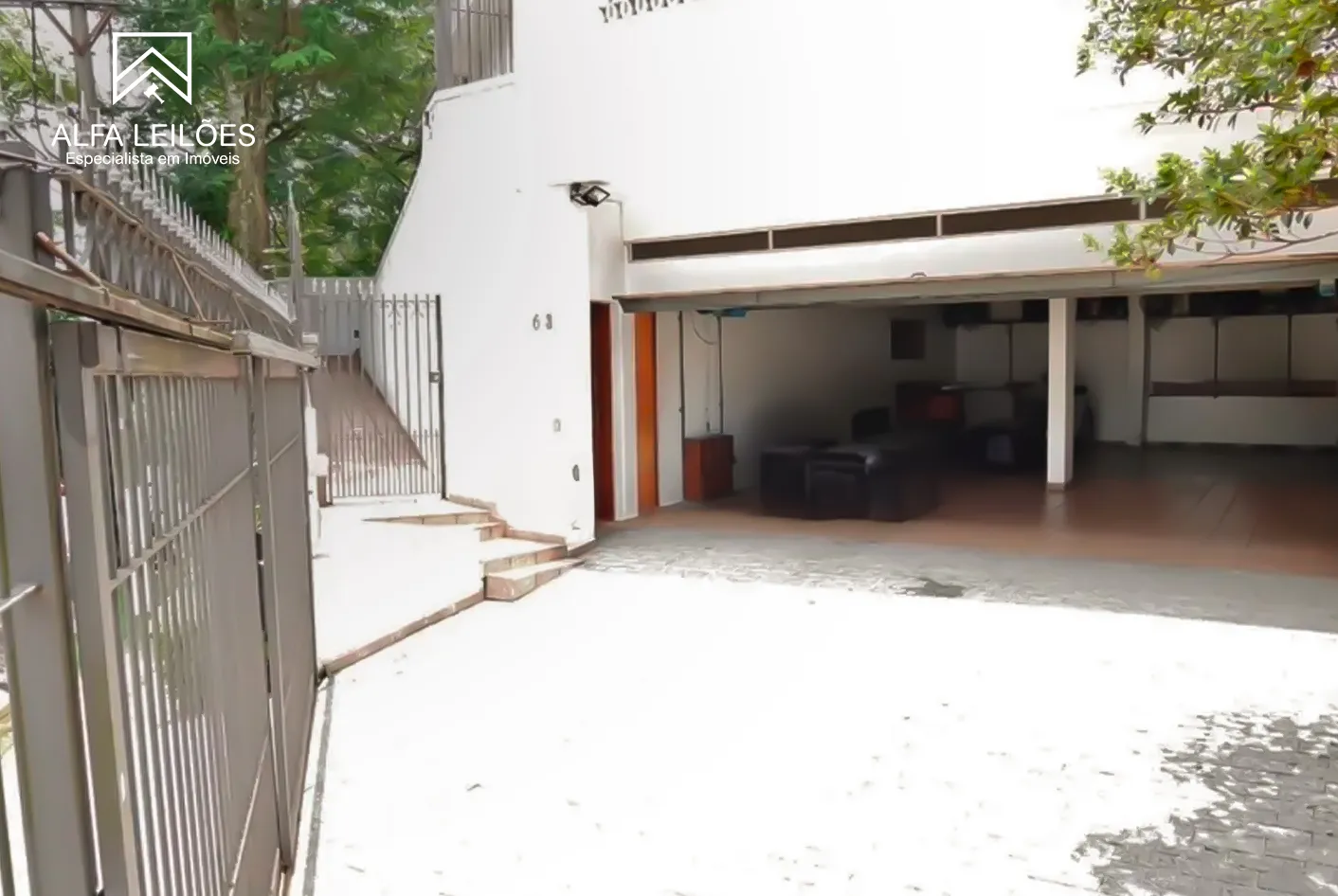 Foto 2 de 22: Casa em leilão em São Paulo - SP, bairro Jardim Guedala — Leilão de Sobrado de Alto Padrão no Jardim Guedala (SP)