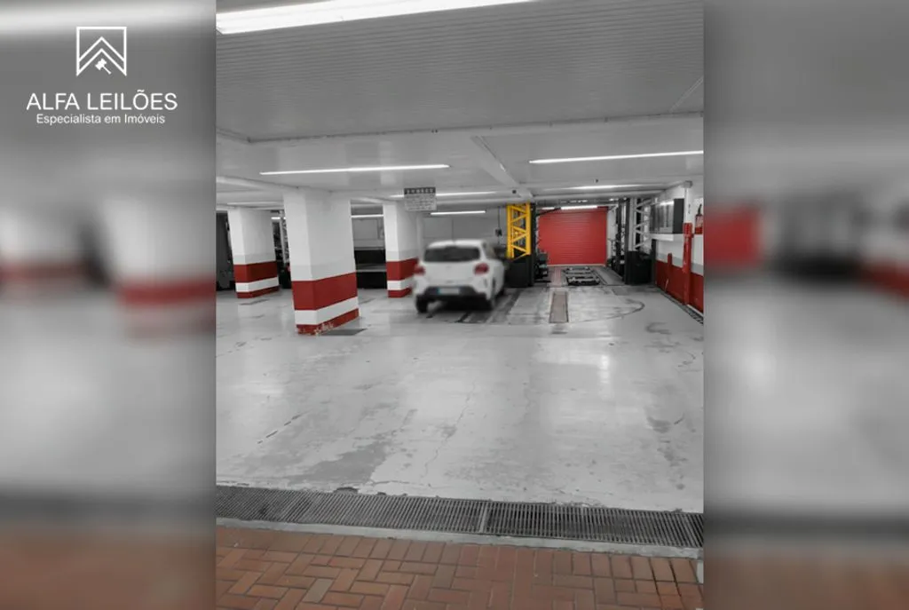 Foto 3 de 6: Vaga de Garagem em leilão em Curitiba - PR, bairro Centro — Leilão de Box em Curitiba (PR) - Lote 02 do Edital