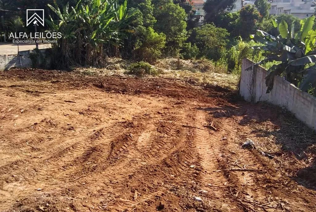 Foto 1 de 3: Terreno em leilão em Itapetininga - SP, bairro Jardim Santa Barbara — Leilão de Terreno em Atibaia (SP) - Lote 02 do Edital