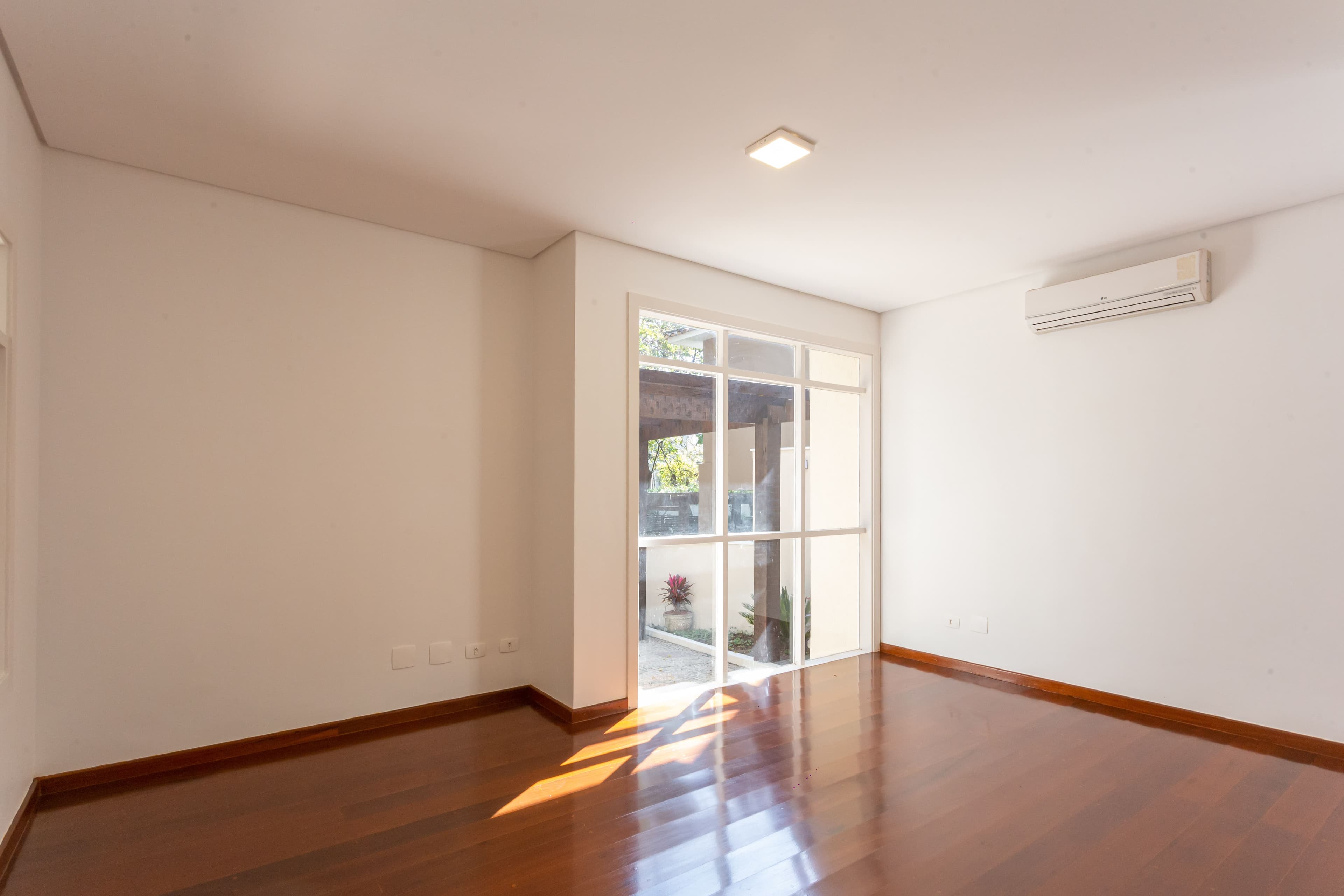 Foto 2 de 58: Casa em leilão em São Paulo - SP — LOTE 1: Casa Alto Padrão com 465,00 m² - Morumbi SÃO PAULO SP
