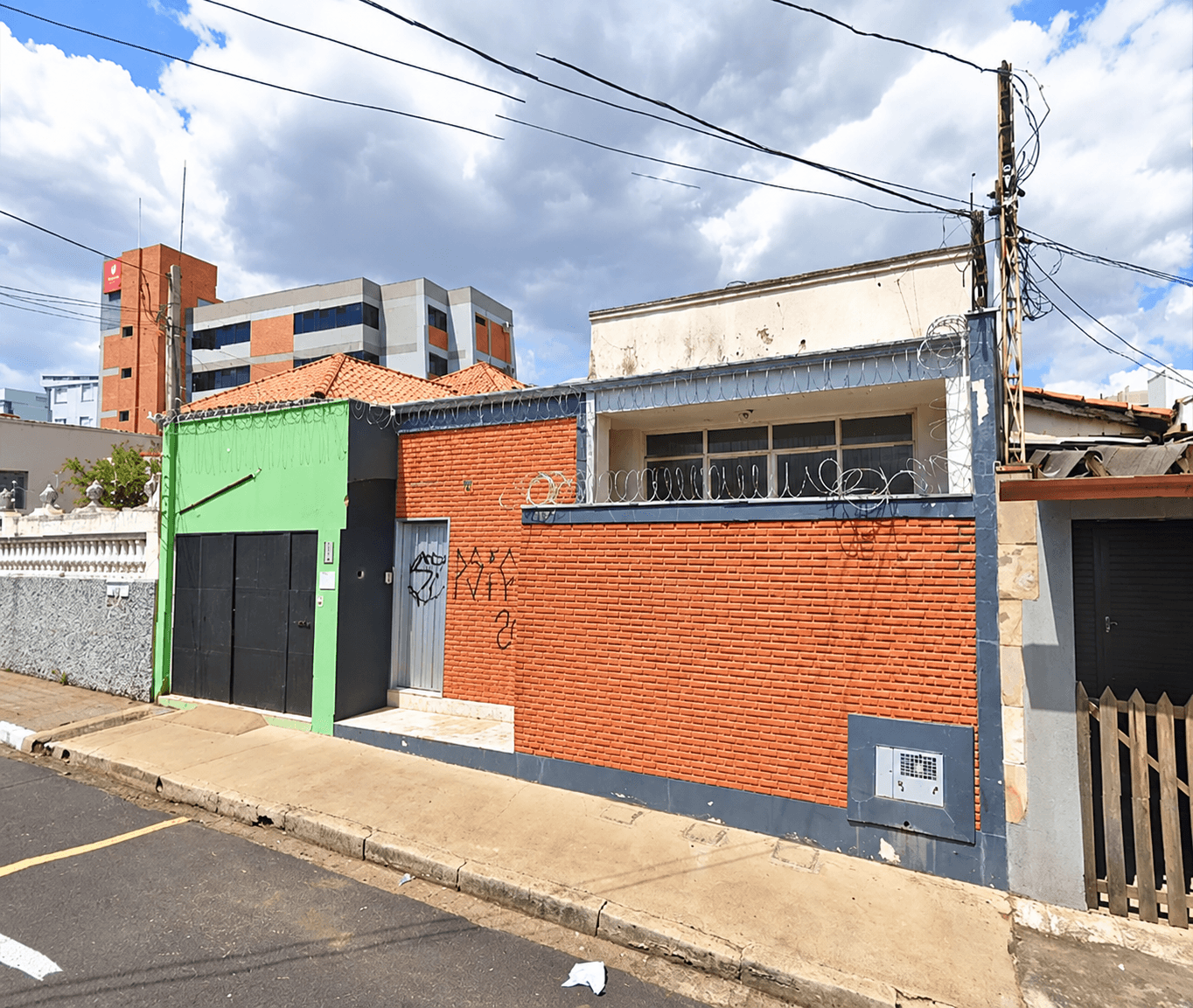 Casa em leilão em Franca - SP, bairro Centro — LOTE 14: Casa com 260,00 m² - Centro FRANCA SP