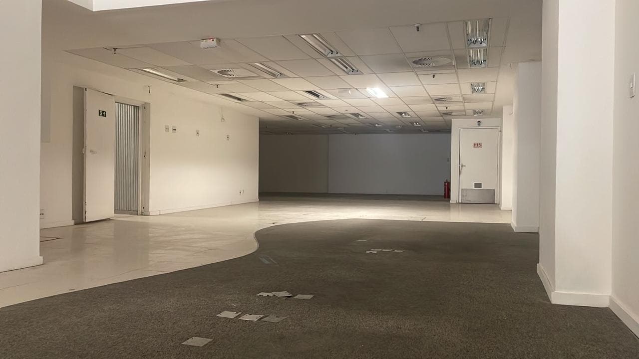 Foto 8 de 22: Comercial em leilão em Rio De Janeiro - RJ, bairro Centro — LOTE 7: Loja Comercial com 2.460,26 m² - Centro RIO DE JANEIRO RJ