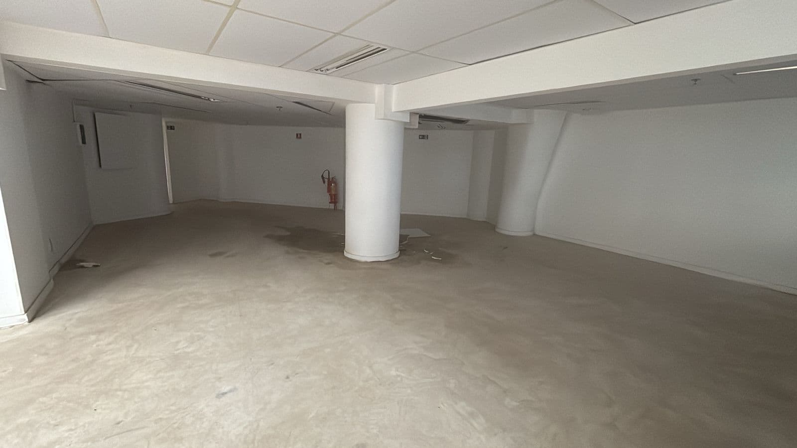 Foto 17 de 36: Comercial em leilão em Rio De Janeiro - RJ, bairro Centro — LOTE 12: Conjunto Comercial com 2.140,00 m² - Centro RIO DE JANEIRO RJ