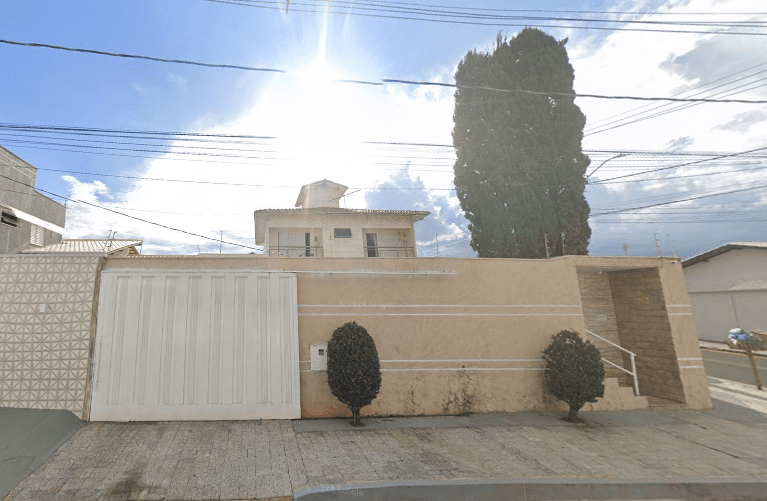 Casa em leilão em Araxá - MG — LOTE 3: Casa com 127,43 m² - Residencial Palmeiras