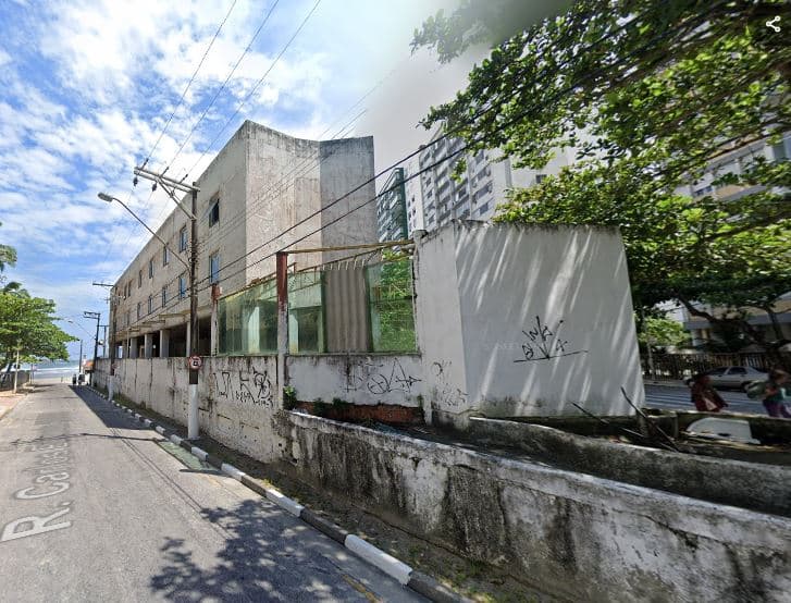 Foto 3 de 6: Terreno em leilão em Guarujá - SP — LOTE 102: Terreno com 1.254,90m² - Centro