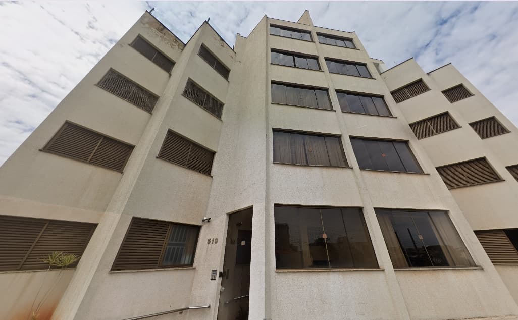 Apartamento em leilão em Passos - MG — LOTE 4: Apartamento com 138,42 m² - Centro