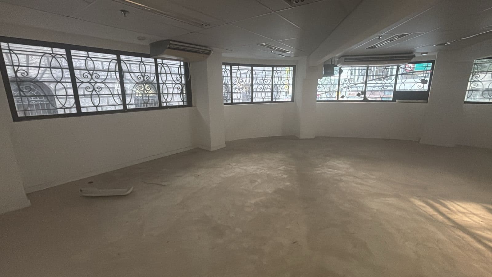 Foto 22 de 36: Comercial em leilão em Rio De Janeiro - RJ, bairro Centro — LOTE 12: Conjunto Comercial com 2.140,00 m² - Centro RIO DE JANEIRO RJ