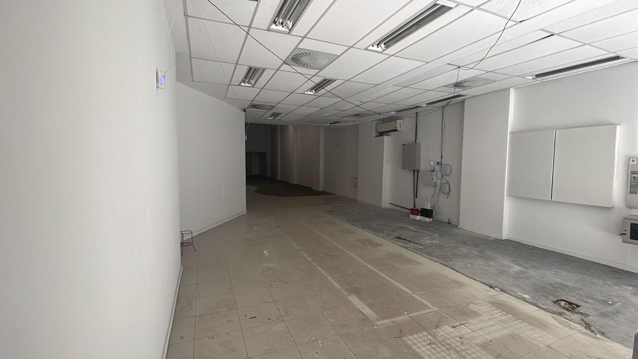 Foto 10 de 22: Comercial em leilão em Rio De Janeiro - RJ, bairro Centro — LOTE 7: Loja Comercial com 2.460,26 m² - Centro RIO DE JANEIRO RJ