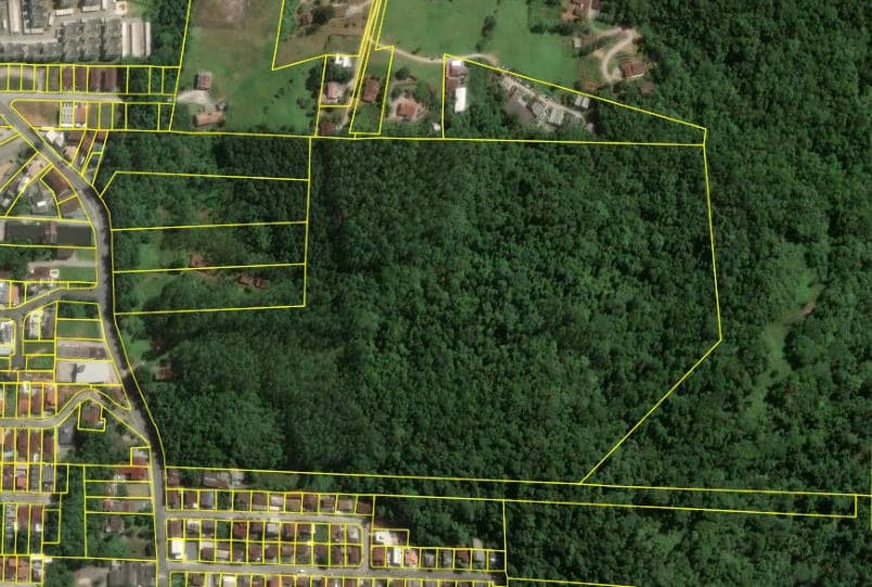 Foto 1 de 4: Terreno em leilão em Blumenau - SC — LOTE 1: Terreno com 162.440,11 m² - Tribess
