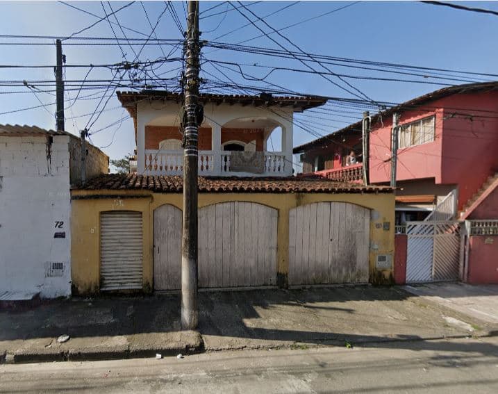 Foto 1 de 3: Casa em leilão em Guarujá - SP — LOTE 24: Direitos sobre Residência Sobreposta - Pae Cará