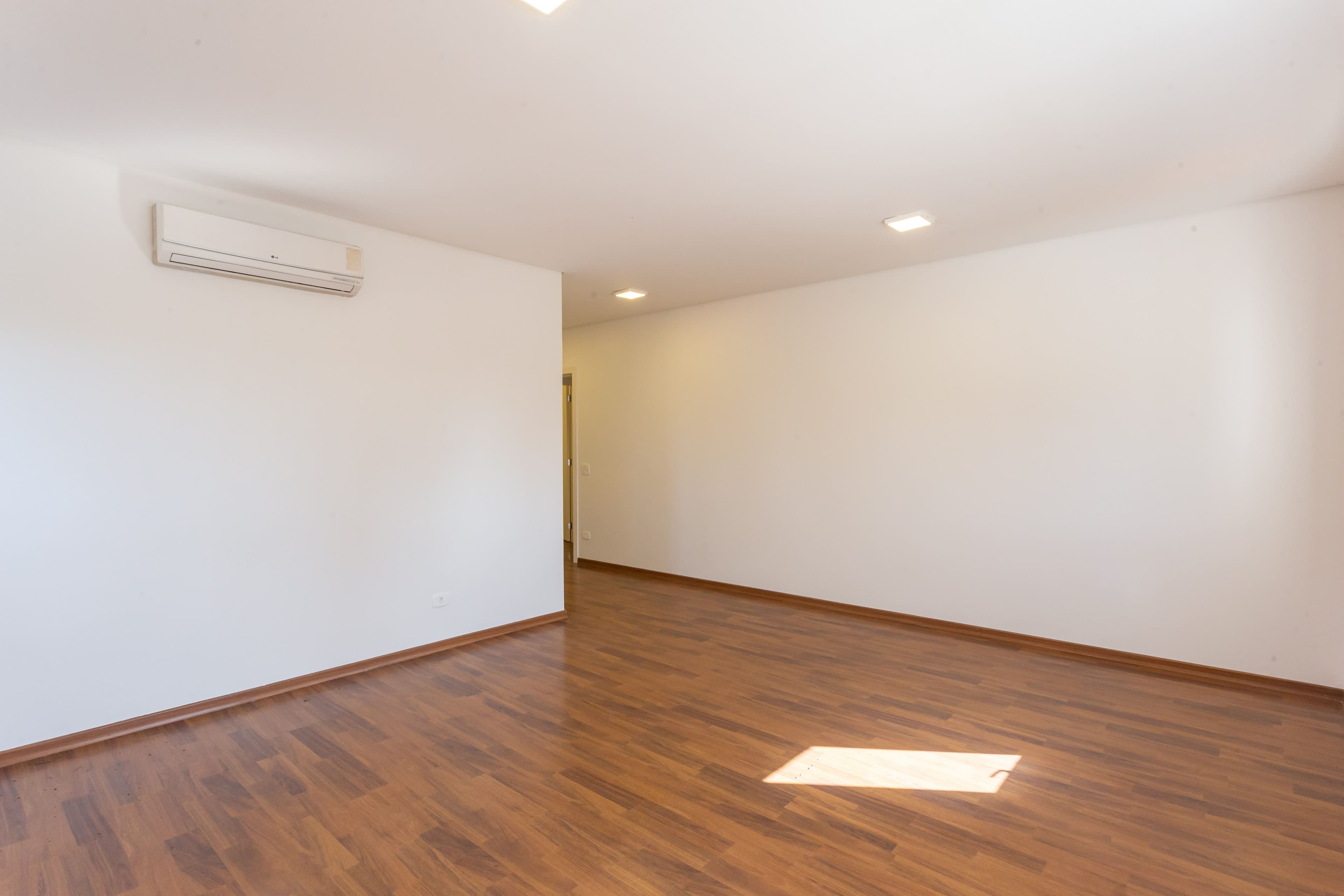 Foto 32 de 58: Casa em leilão em São Paulo - SP — LOTE 1: Casa Alto Padrão com 465,00 m² - Morumbi SÃO PAULO SP