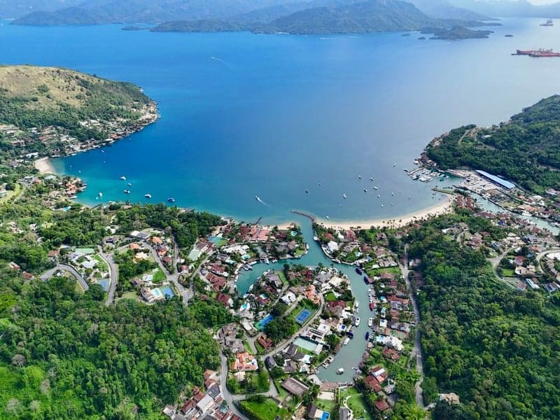 Foto 3 de 5: Area Rural em leilão em Angra Dos Reis - RJ — LOTE 6: Refúgio de luxo em Cond.: 1.670m² de Terr. e Lazer Completo! ANGRA DOS REIS RJ