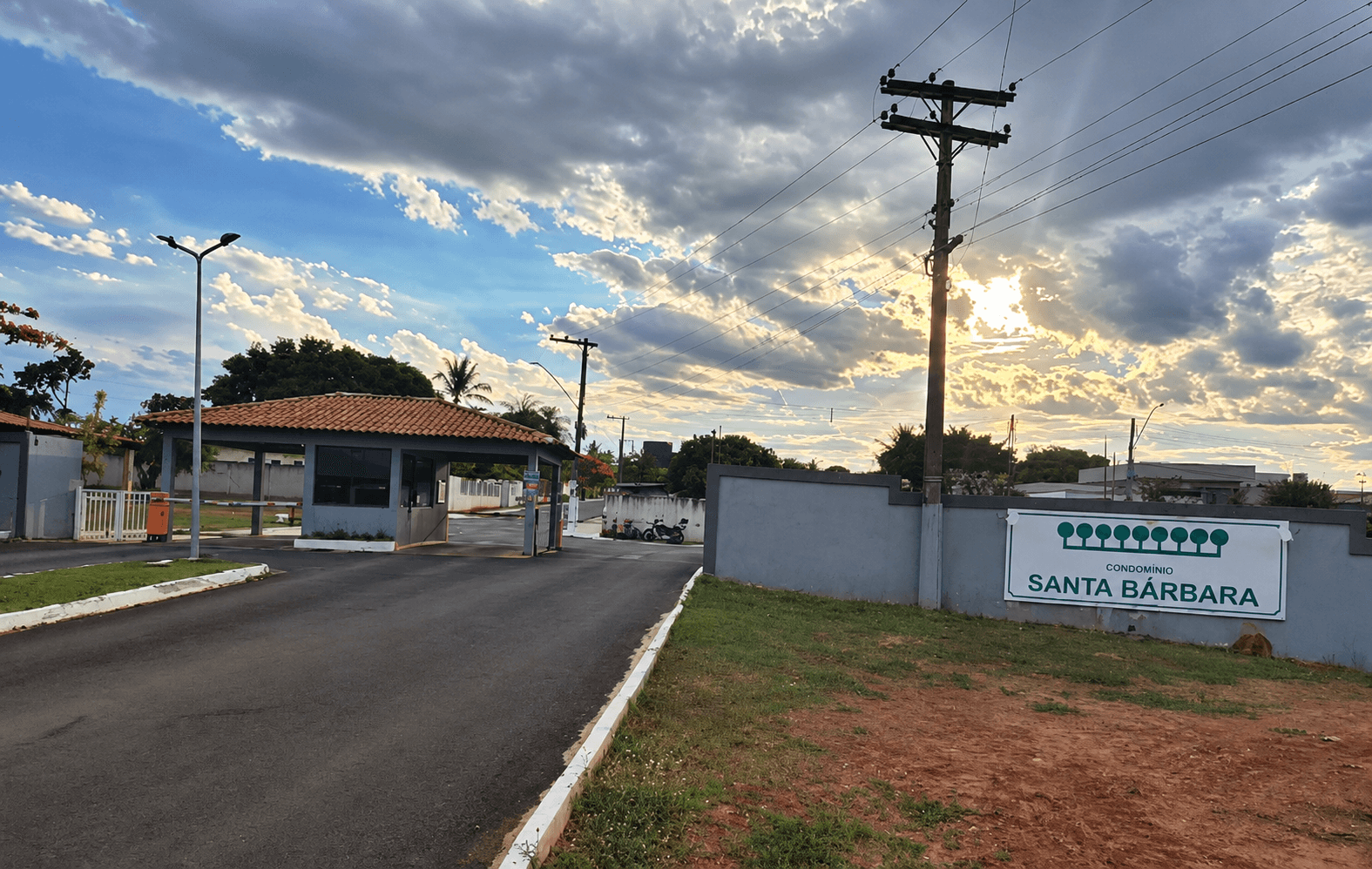 Foto 1 de 2: Casa em leilão em Brasília - DF, bairro Tororó — LOTE 1: Casa com 666,65m² de área de terreno - SHTO BRASÍLIA DF
