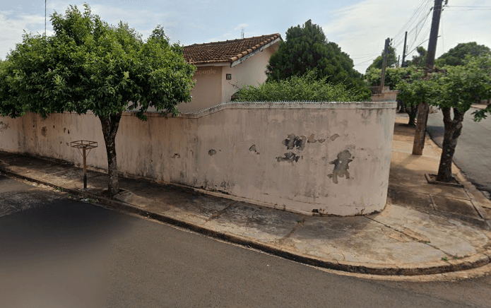Foto 3 de 3: Casa em leilão em Chavantes - SP — LOTE 1: Casa com 276m² - Chavantes - (02)