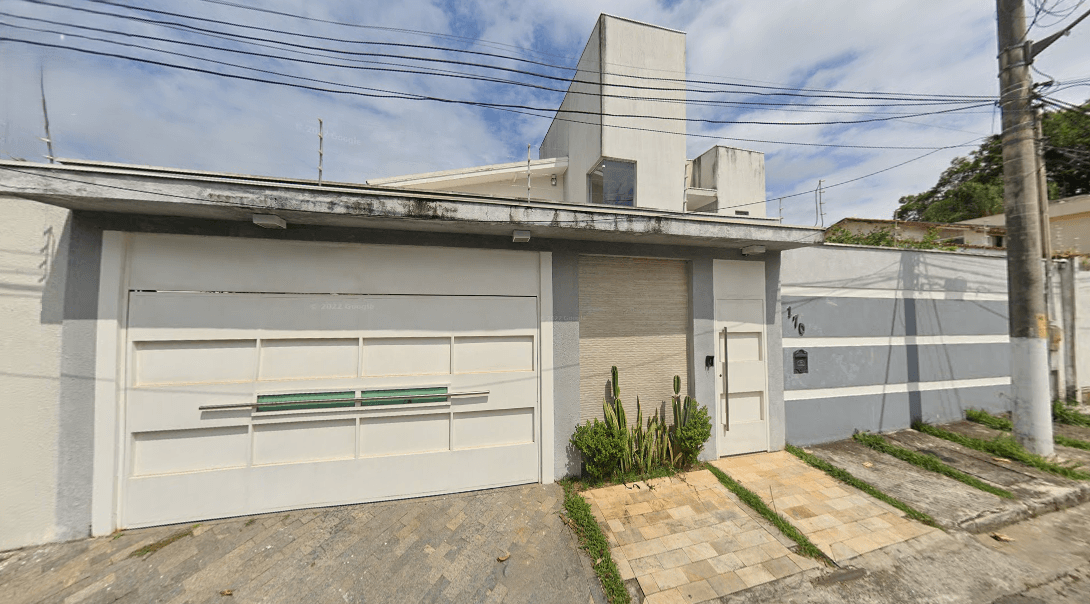 Foto 1 de 4: Casa em leilão em Mogi Das Cruzes - SP — LOTE 100: Casa com 140,99 m² - Vila Oliveira
