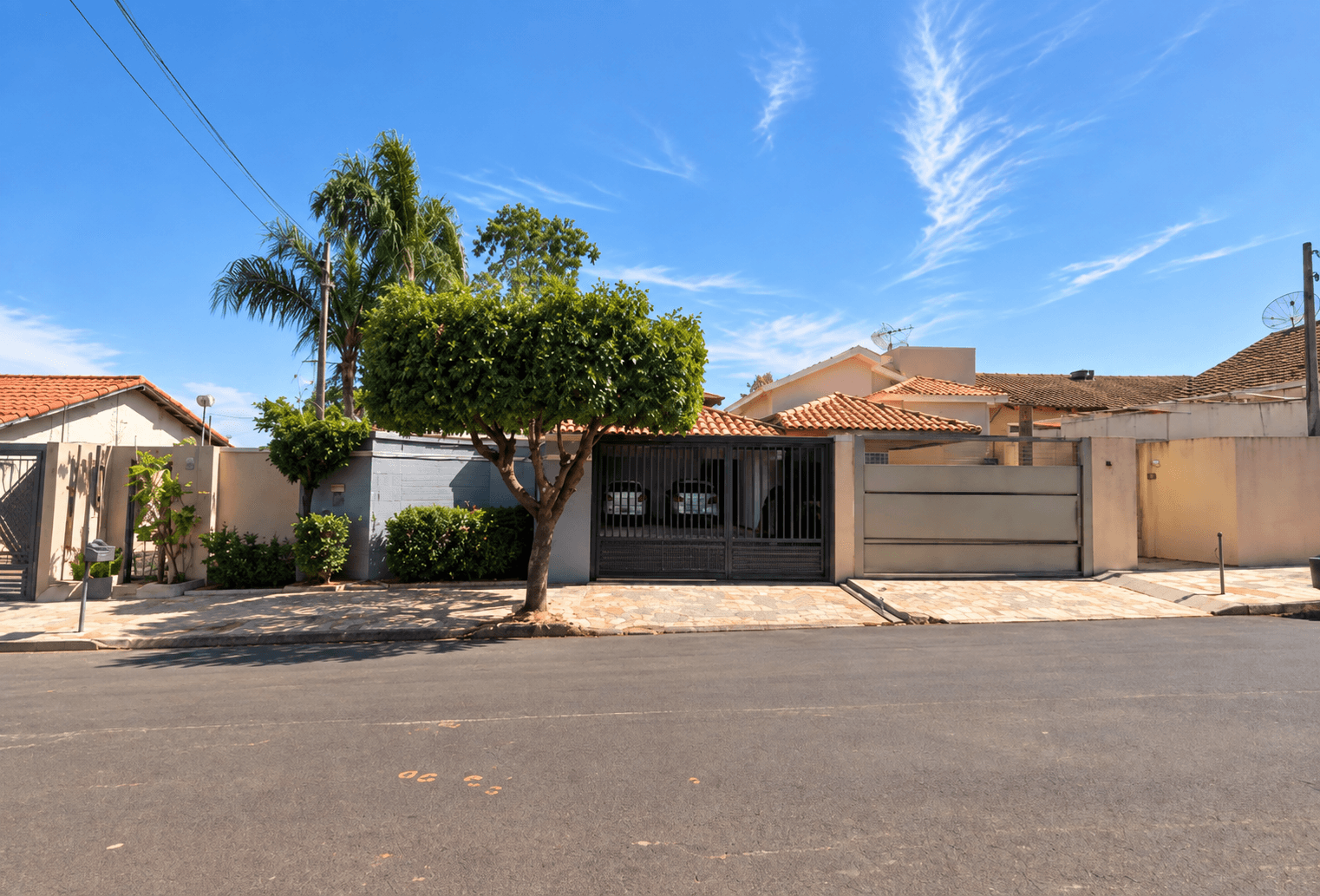 Casa em leilão em Santa Fé Do Sul - SP, bairro Jardim Alvorada — LOTE 11: Casa com 280,26 m² - Jardim Alvorada - (02) SANTA FÉ DO SUL SP