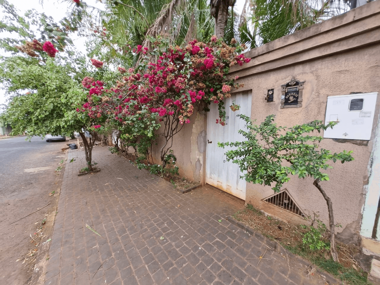 Casa em leilão em Uberlândia - MG — LOTE 2: Casa com 297,83 m² - Maravilha
