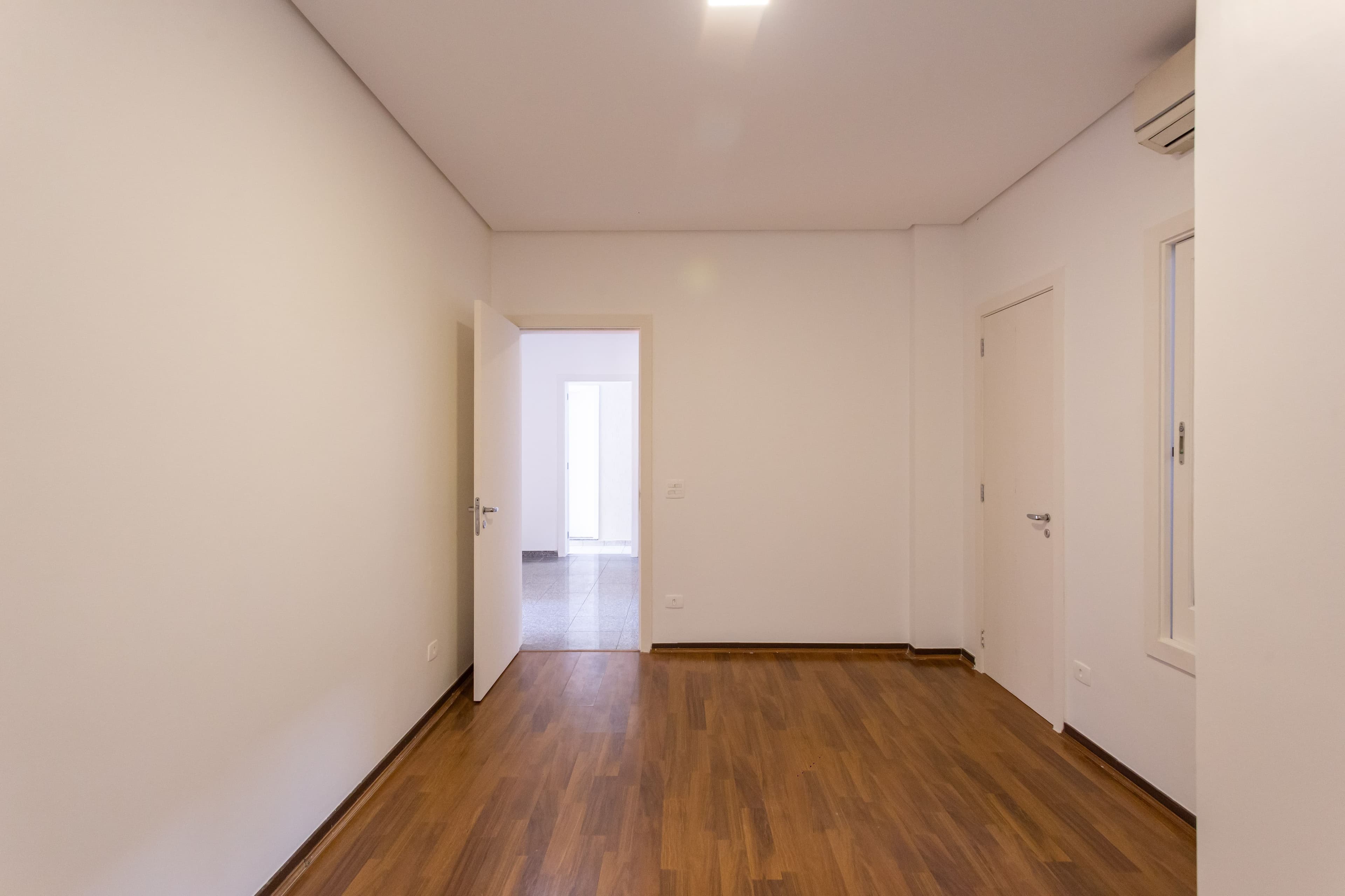 Foto 16 de 58: Casa em leilão em São Paulo - SP — LOTE 1: Casa Alto Padrão com 465,00 m² - Morumbi SÃO PAULO SP