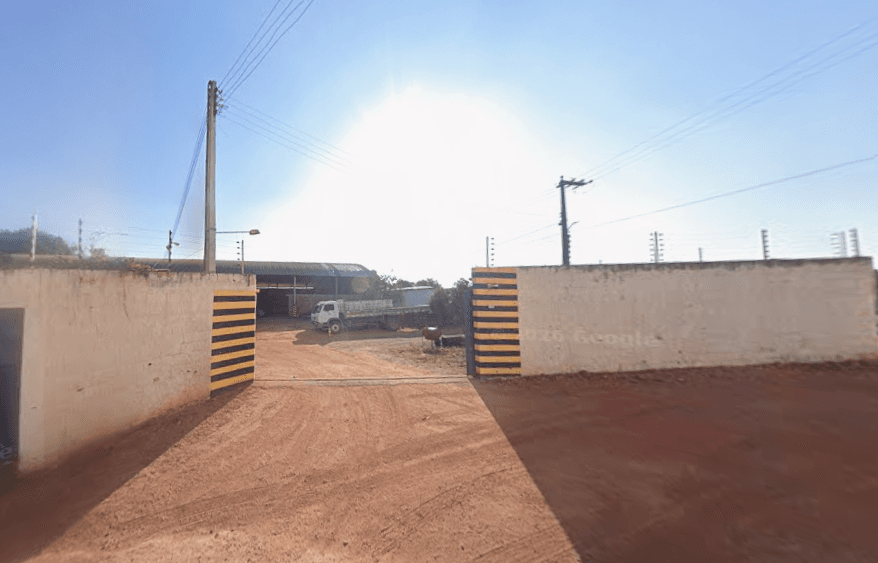 Foto 3 de 4: Comercial em leilão em Fortaleza - CE, bairro Centro — LOTE 1: Galpão com 2.349,32 m² - Lot. Rita Belarmino Pereira FORTALEZA CE